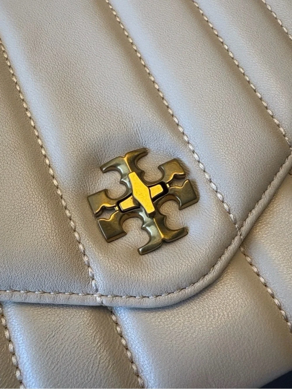 Tory Burch Cream Quilted Leather Shoulder Bag with Gold Chain